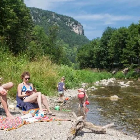 Mobil Avec Terrasse Et Cuisine Equipee A - Api-1-52-181 Campingplatz