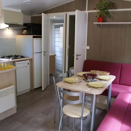 Campingplads Mobil Avec Terrasse Et Cuisine Equipee A - Api-1-52-181 Meyrueis