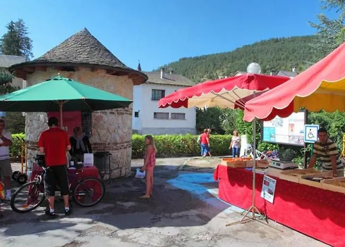 Κάμπινγκ Mobil Avec Terrasse Et Cuisine Equipee A - Api-1-52-181 Meyrueis